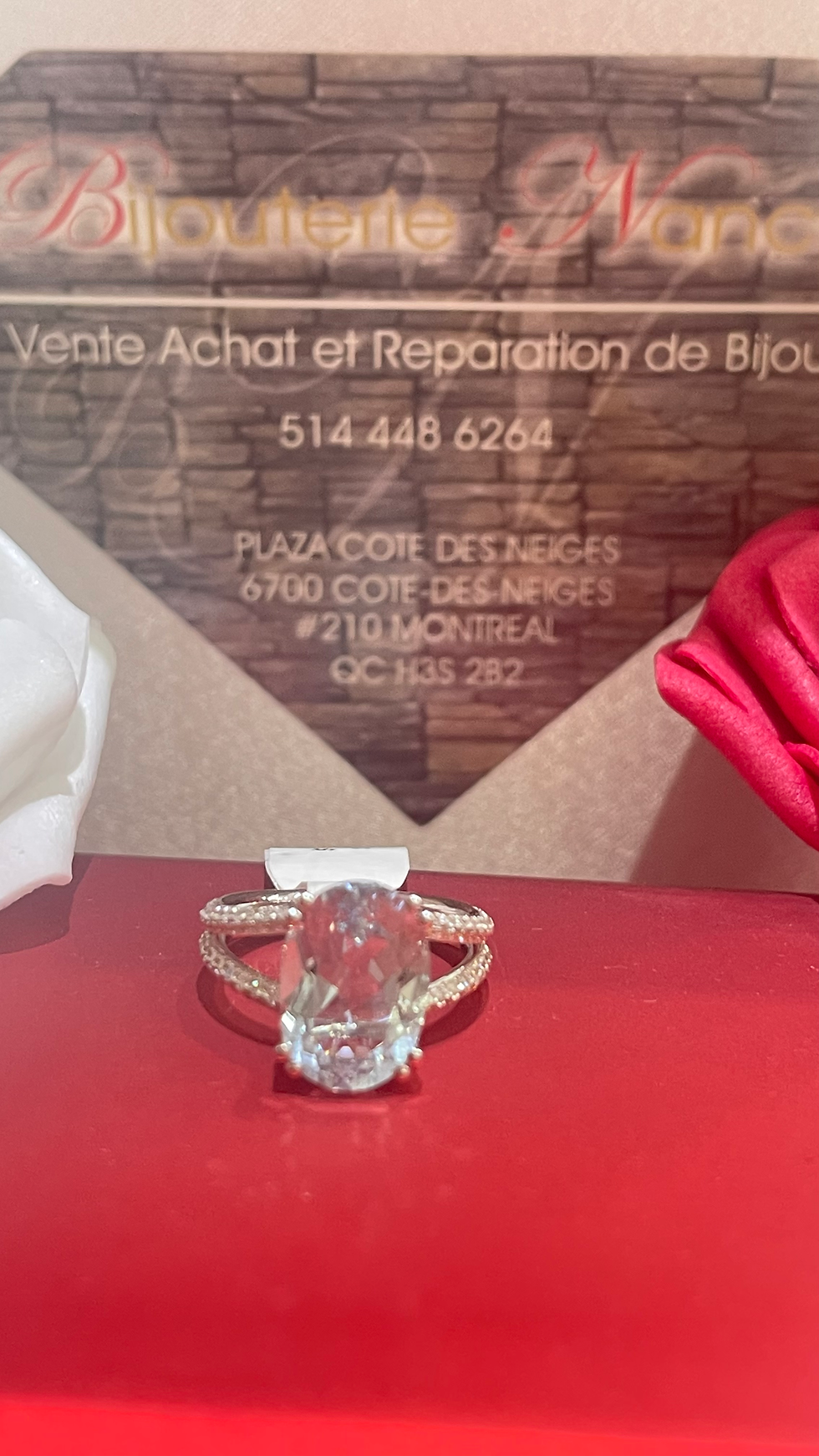 Thumbnail: Aquamarine ring
