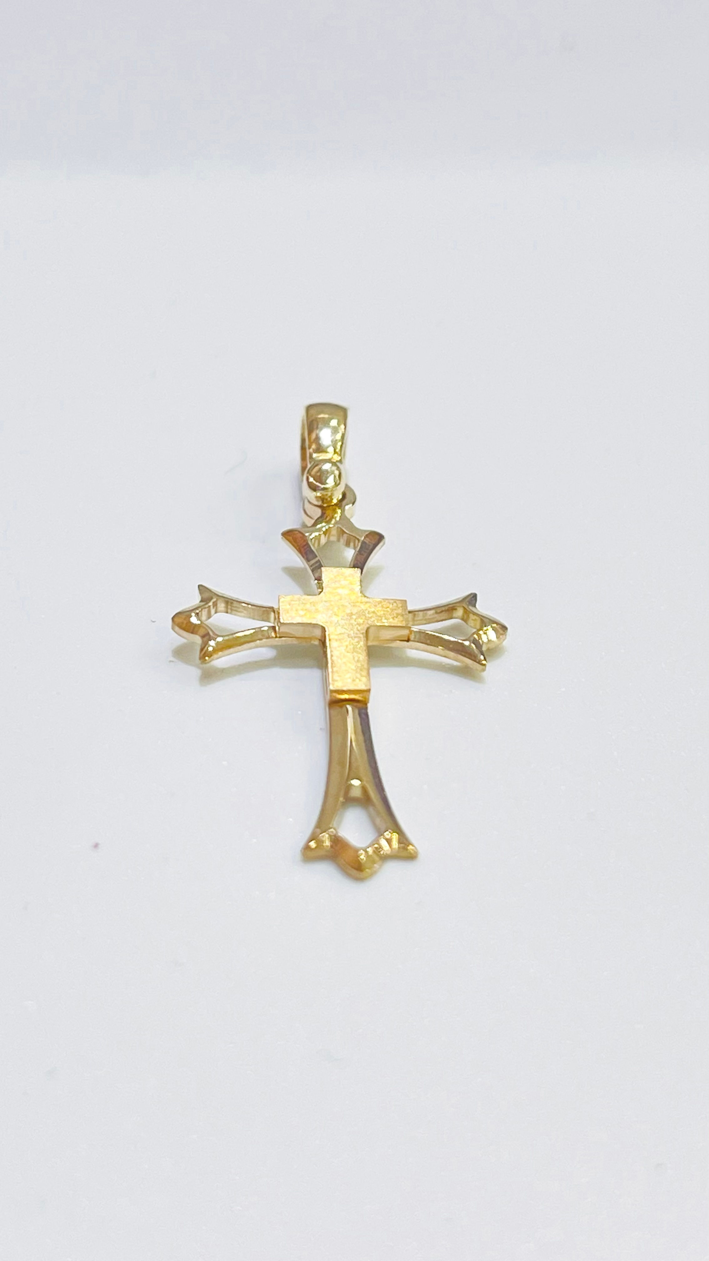 Cross pendant