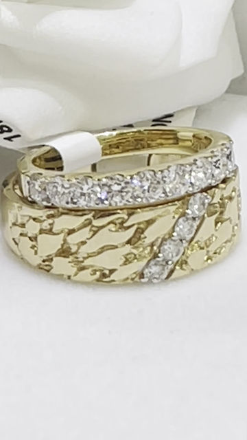 Thumbnail: Couple wedding ring