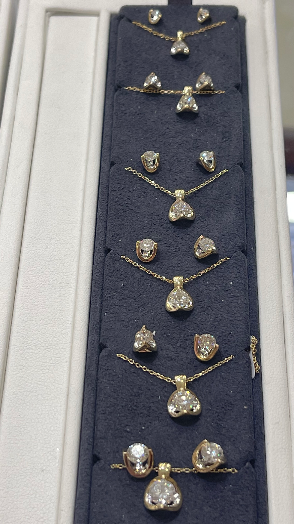 Thumbnail: Heart diamond set