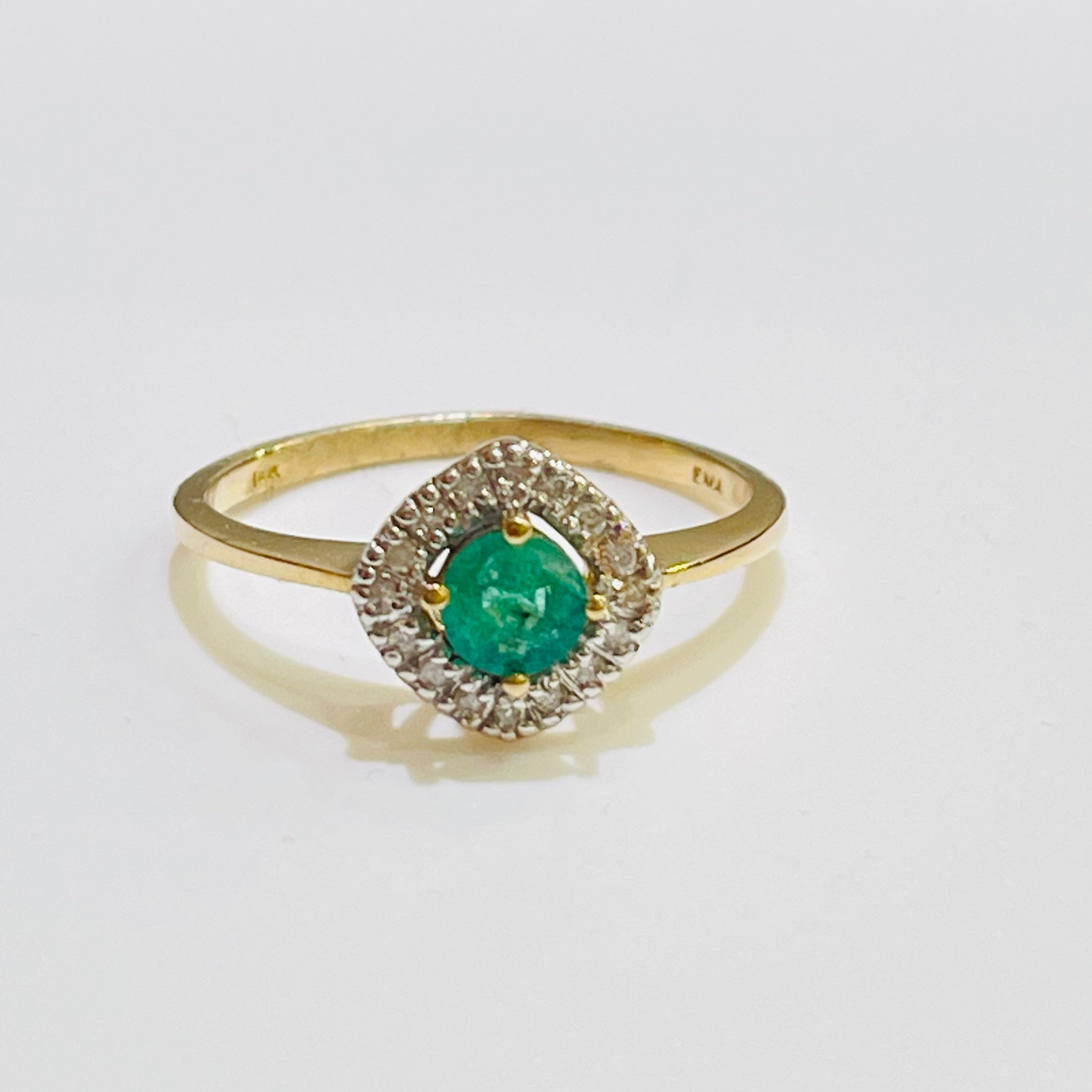Emerald diamond ring