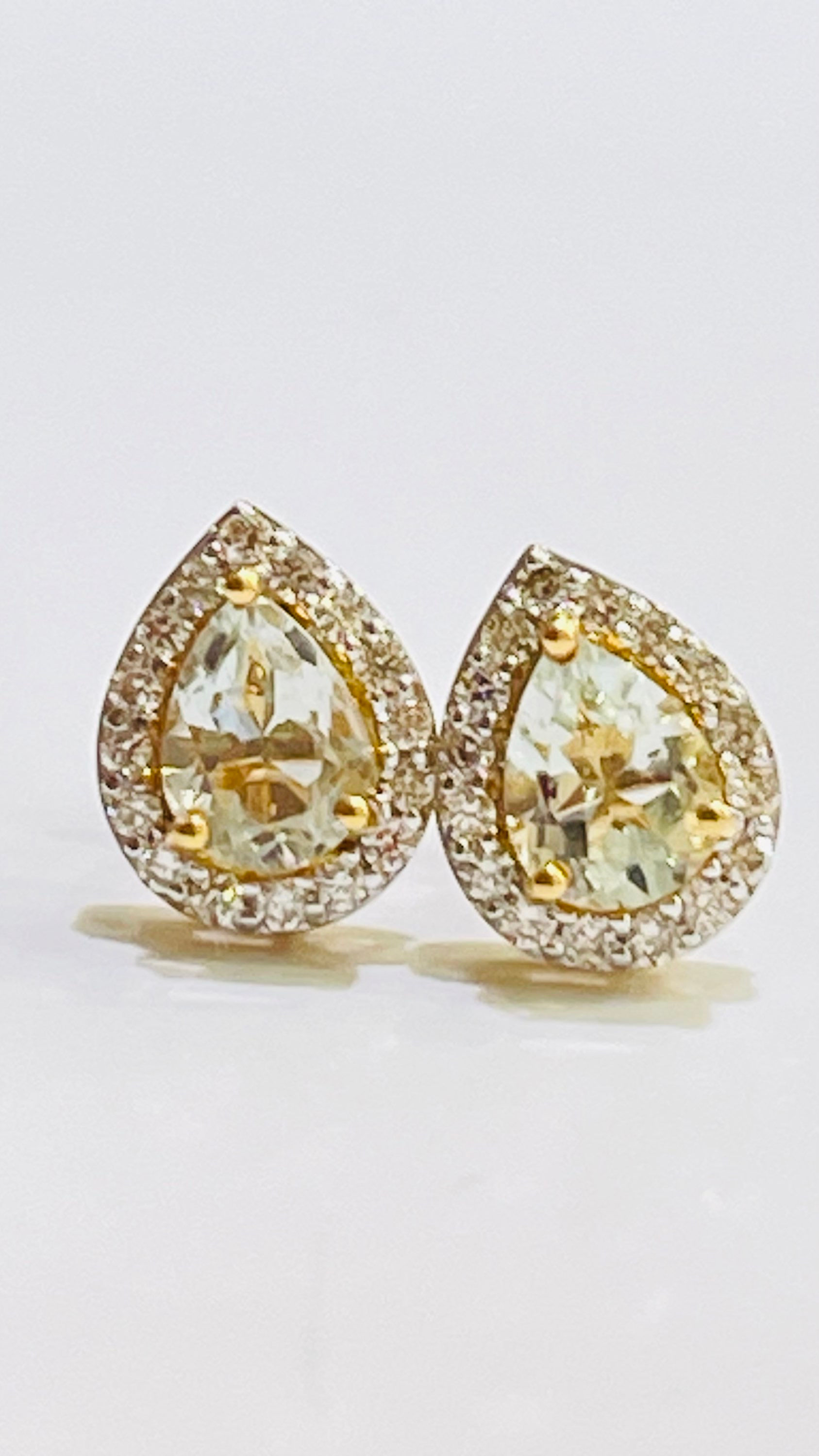 Aquamarine with diamonds earring 18k