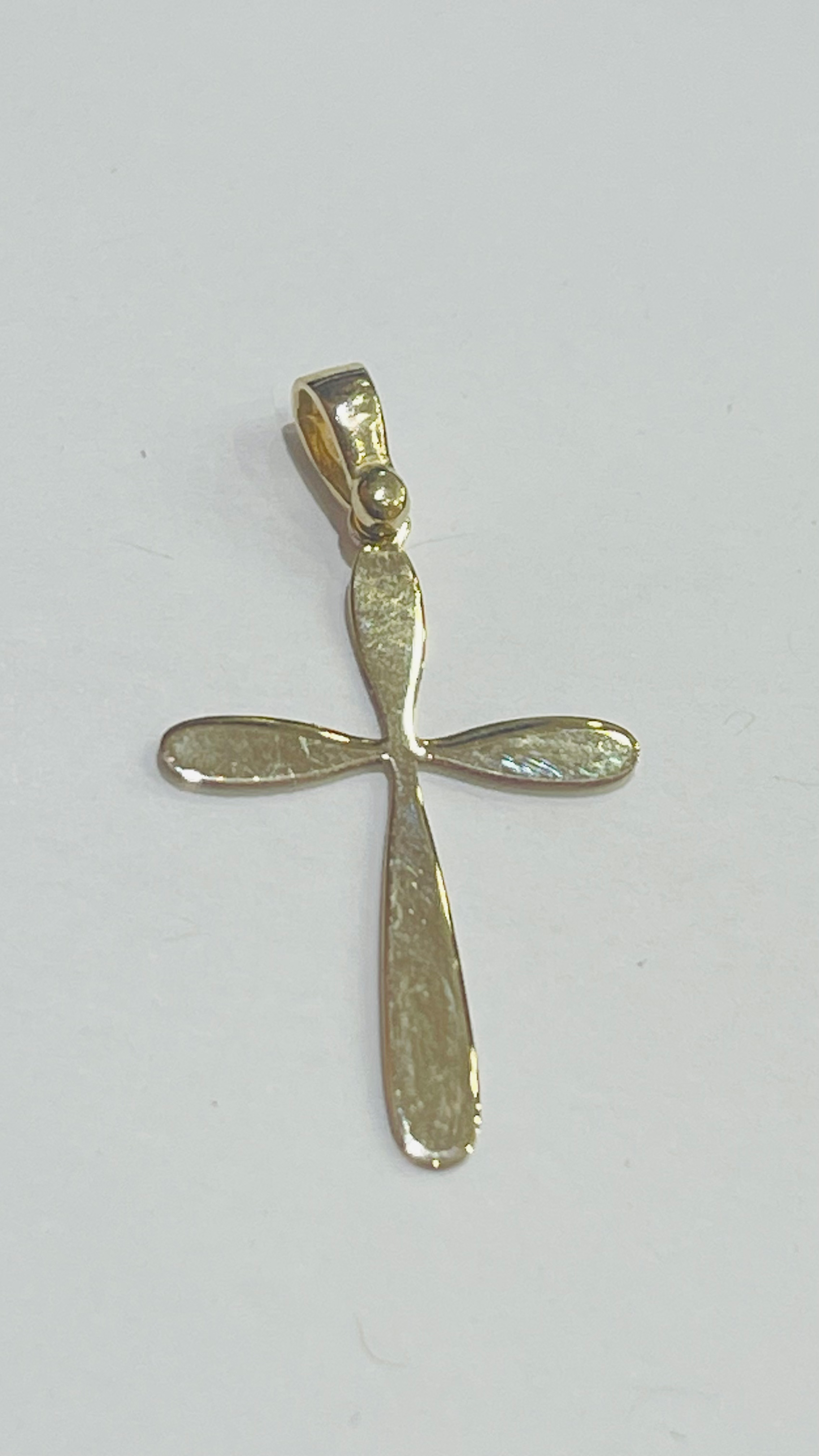 Cross pendant 