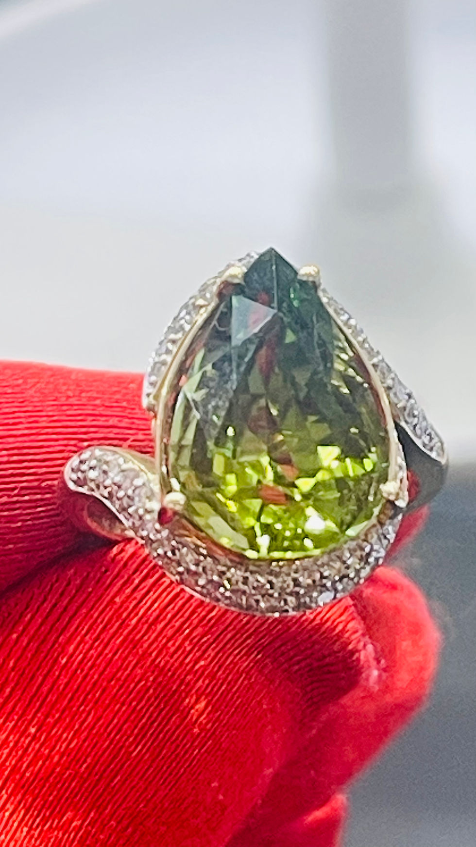 Thumbnail: Green tourmaline ring
