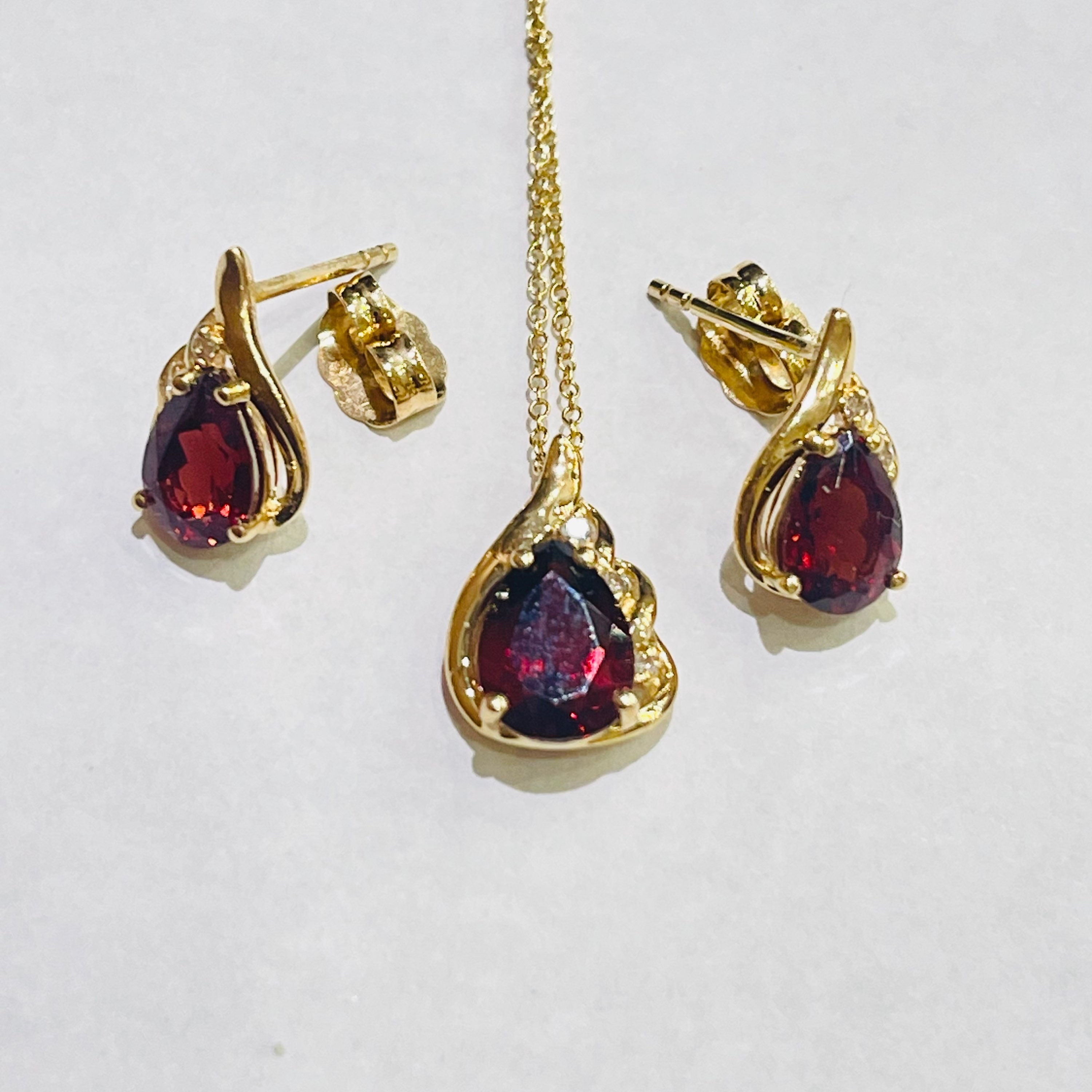 Garnet set