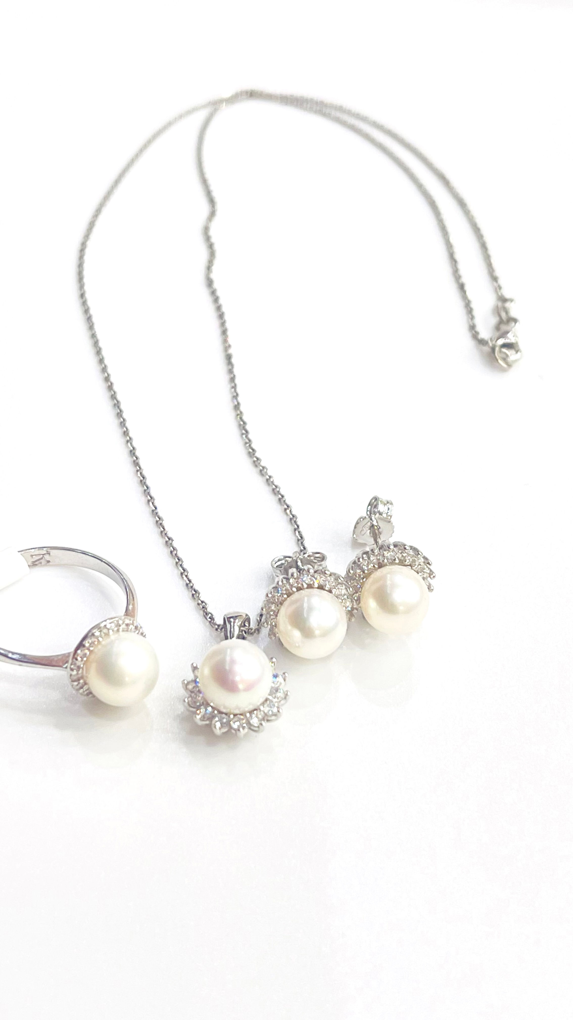 Set of pearl