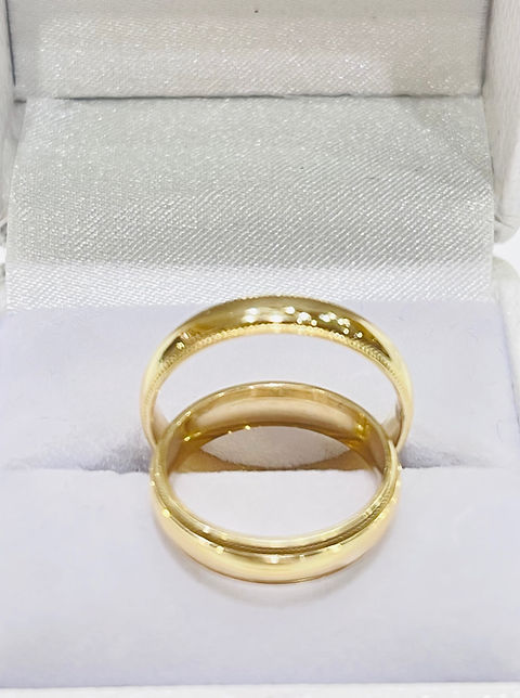 Thumbnail: Couple wedding ring