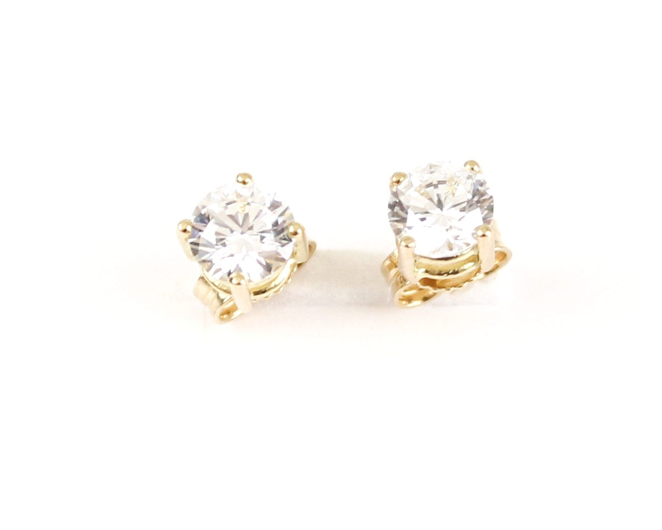 Stud earring