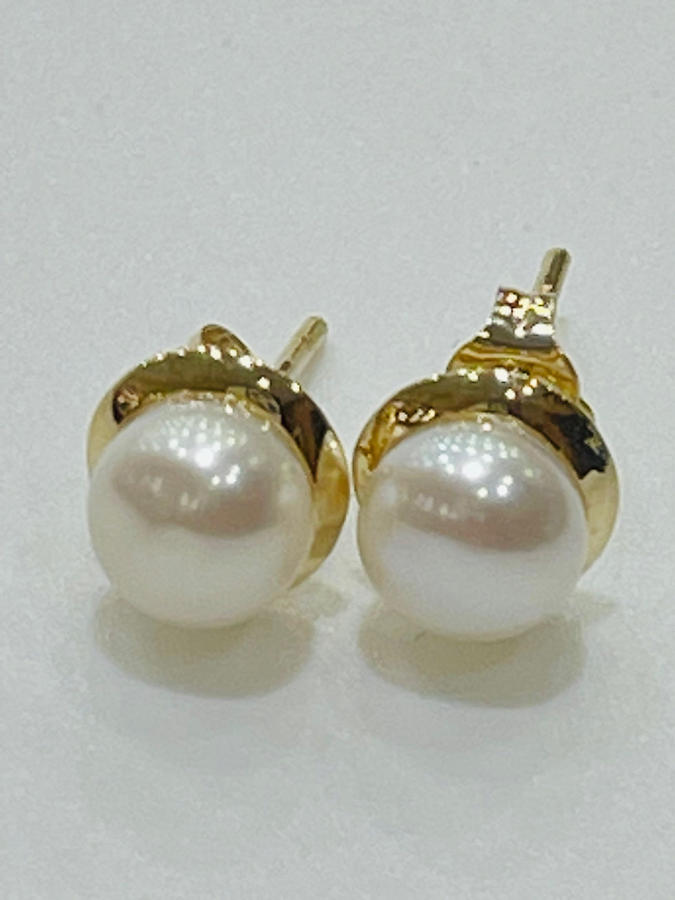 Pearl earring
