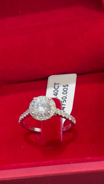 Thumbnail: Round engagement ring