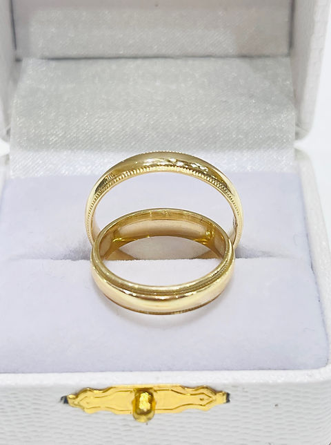 Thumbnail: Couple wedding ring