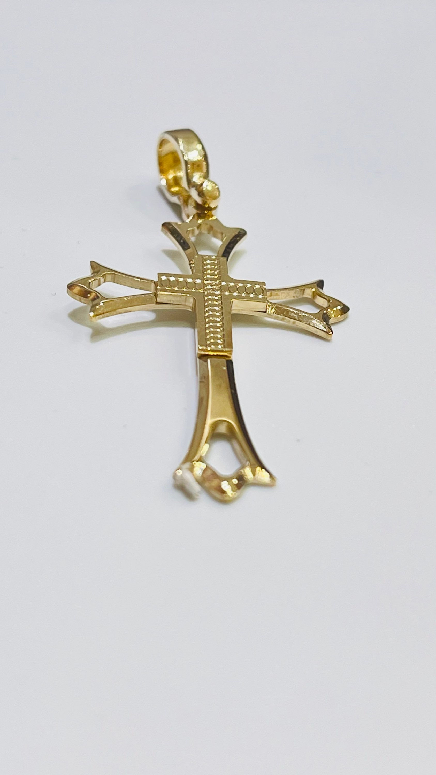 Cross pendant