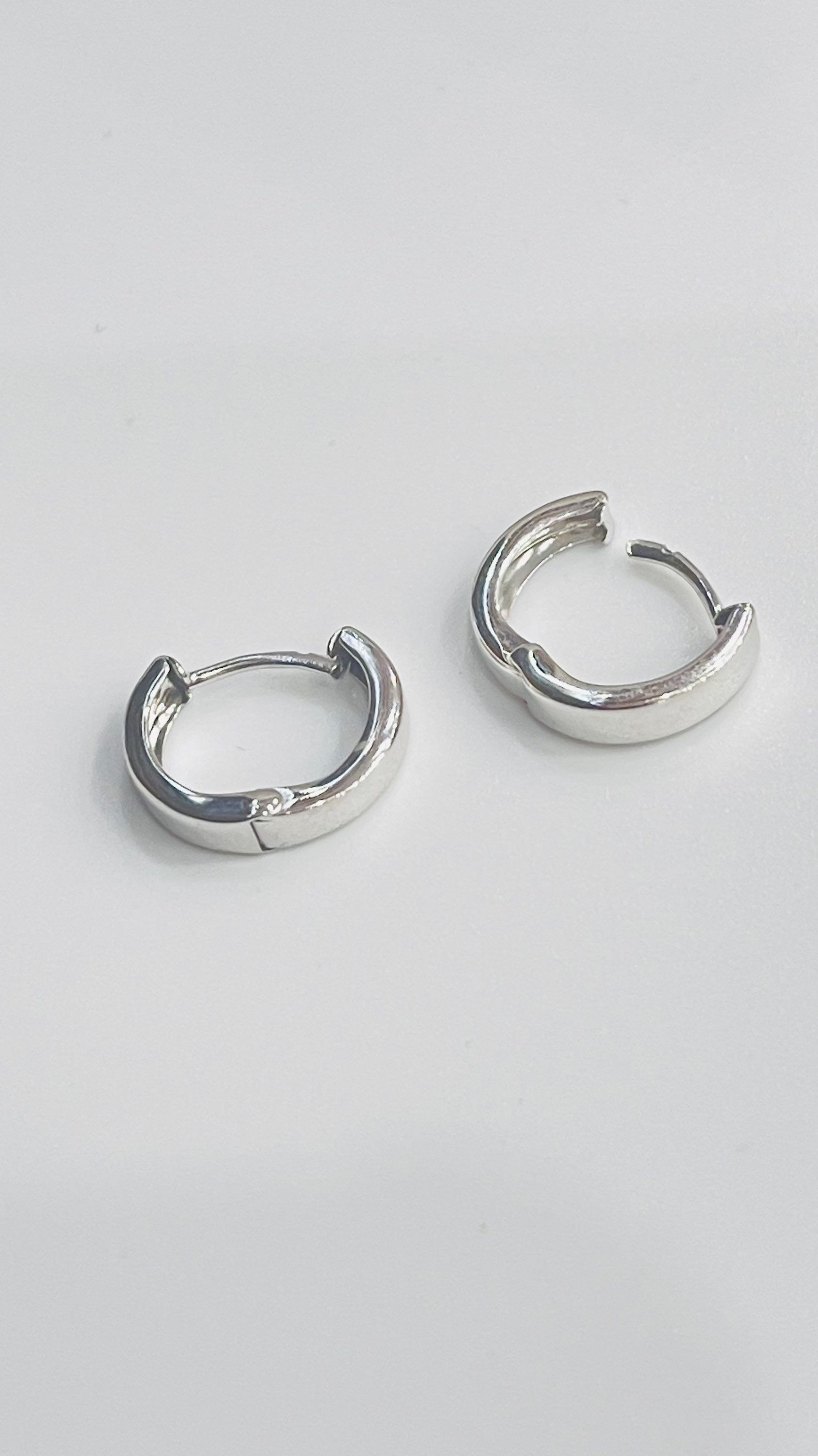Loop earring 