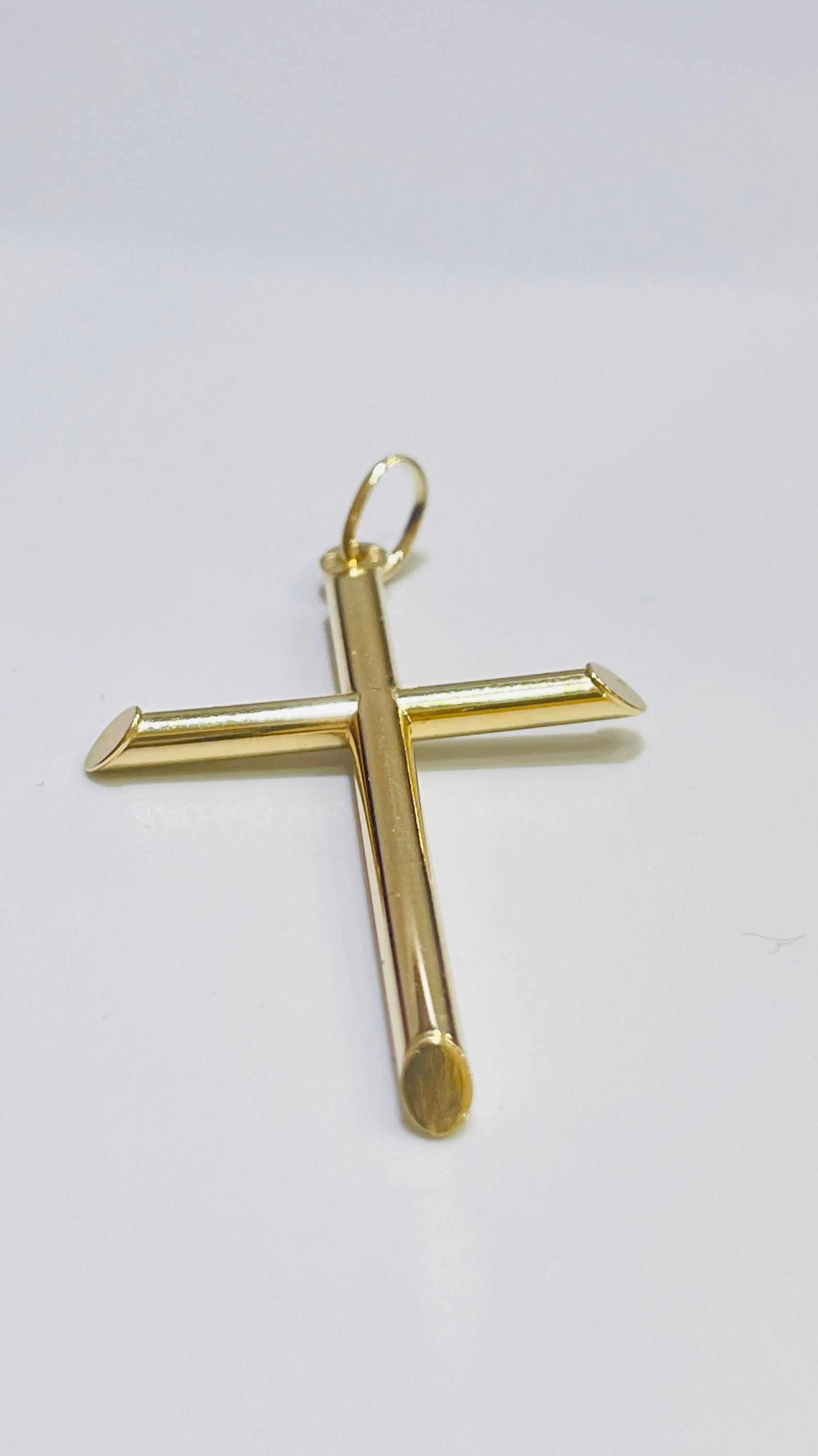 Cross pendant