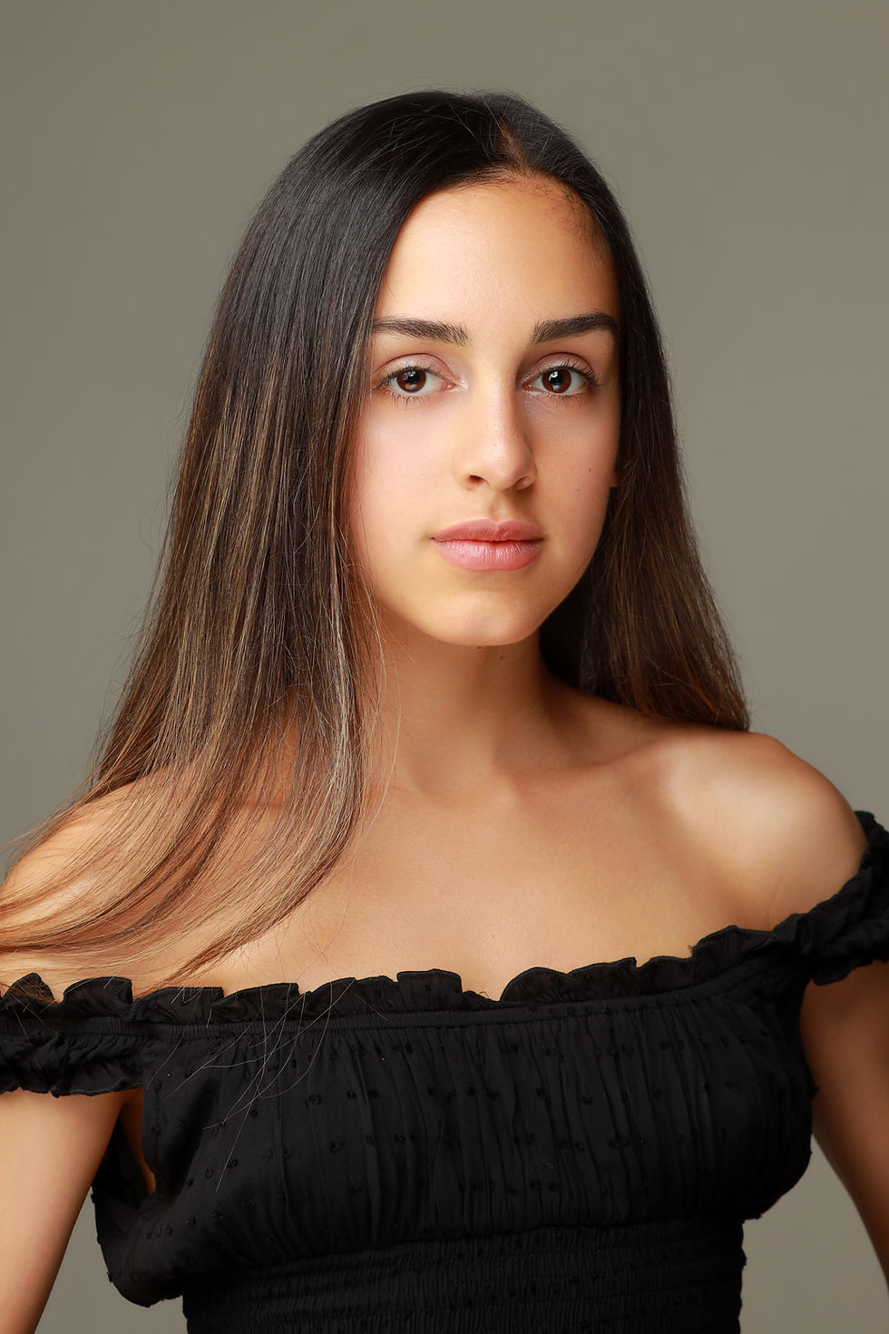 Yasmin Defne Dadikhi