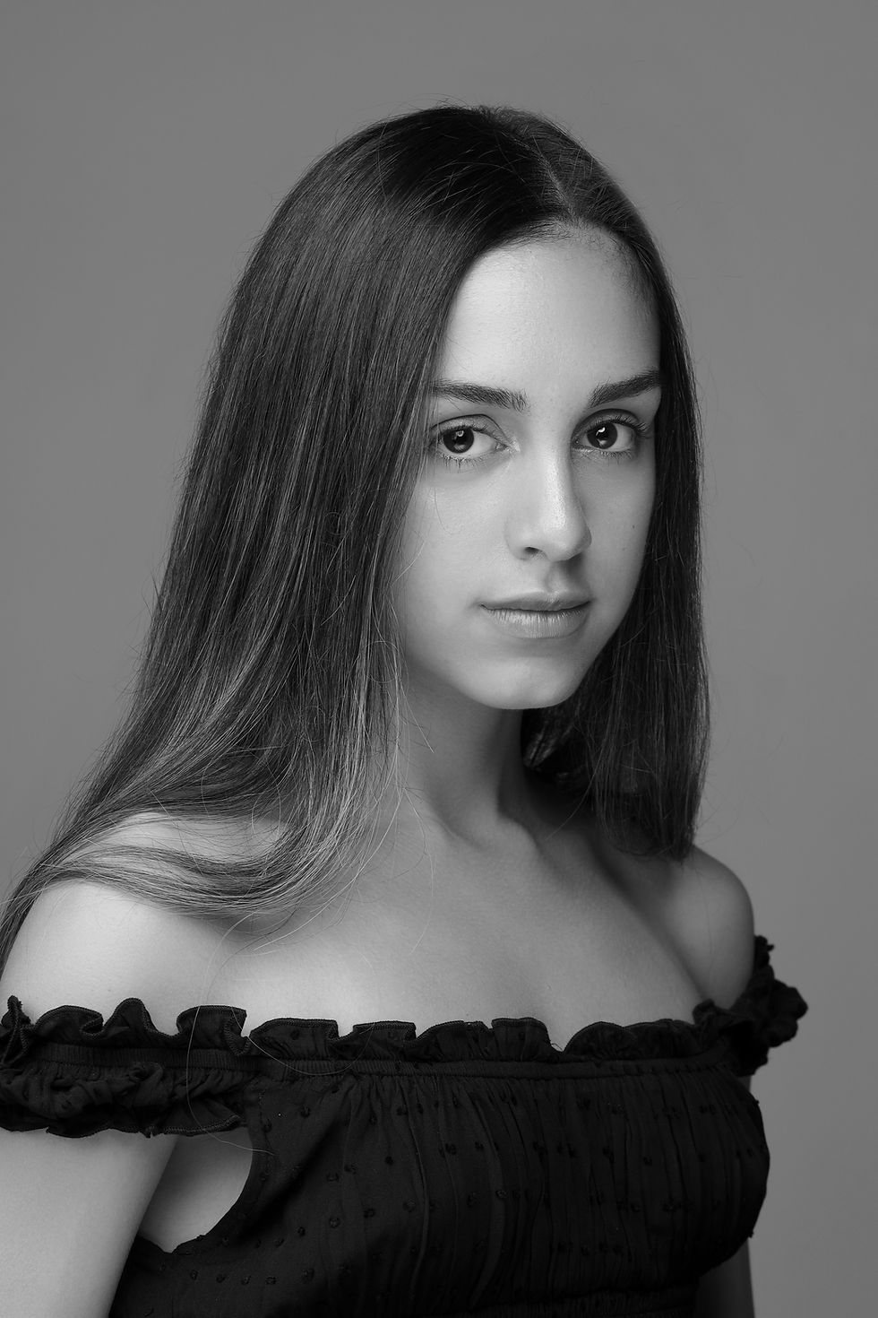 Yasmin Defne Dadikhi