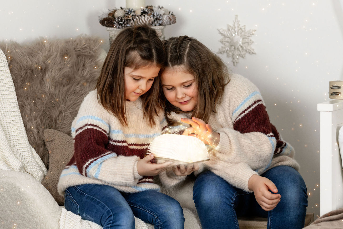WeihnachtsminishootingWeihnachtsfotografie, Weihnachtsfotografie Geschwister, Weihnachtsfotografin mit Studio in Ennsdorf, Niederösterreich