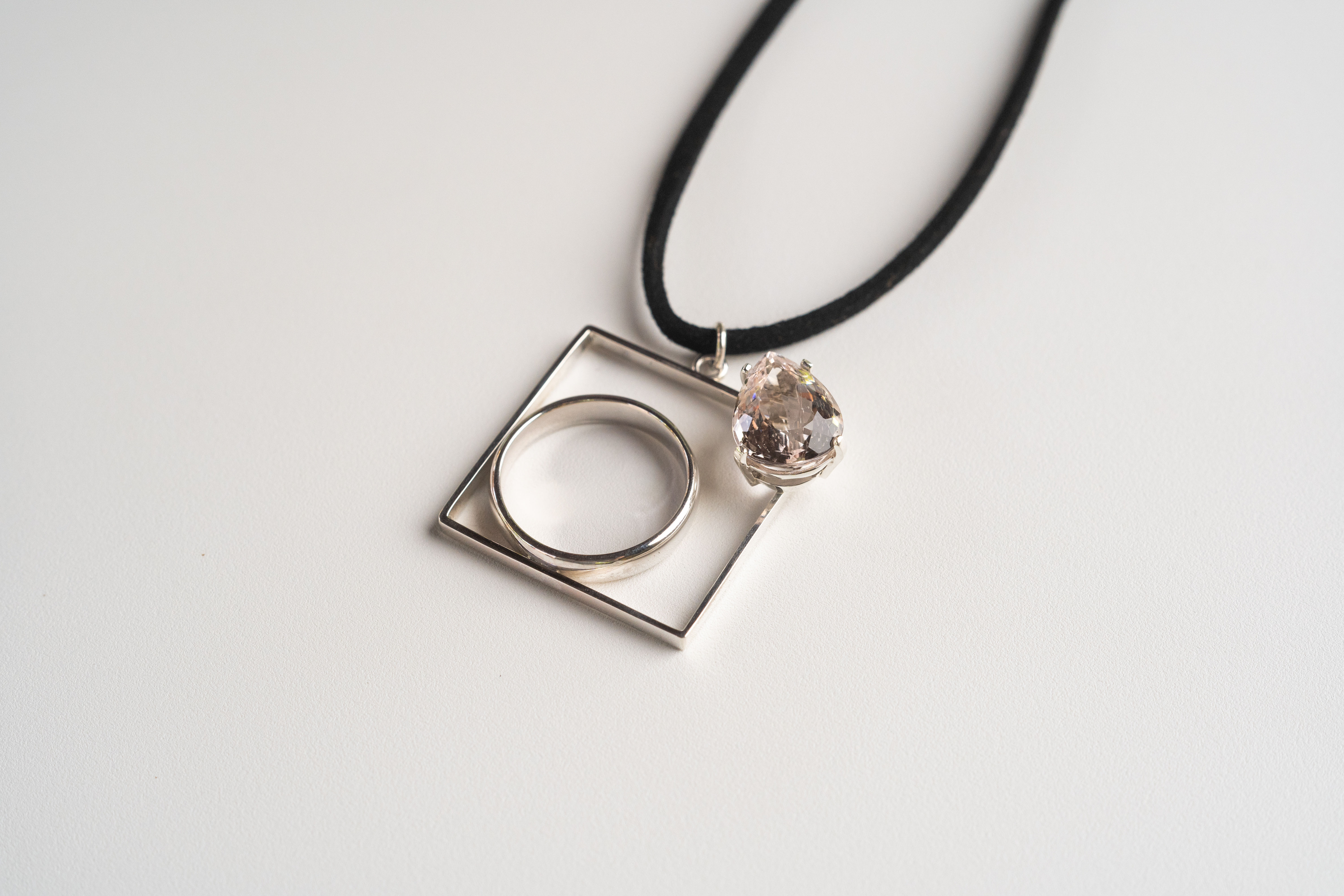 PINGENTE Ao2 com Quartzo Rosa (Med.)