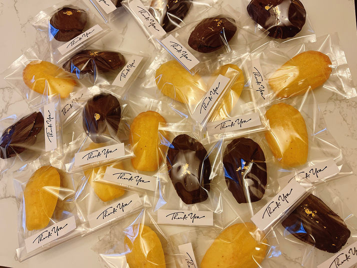 Individually wrapped chocolate and vanilla madeleines