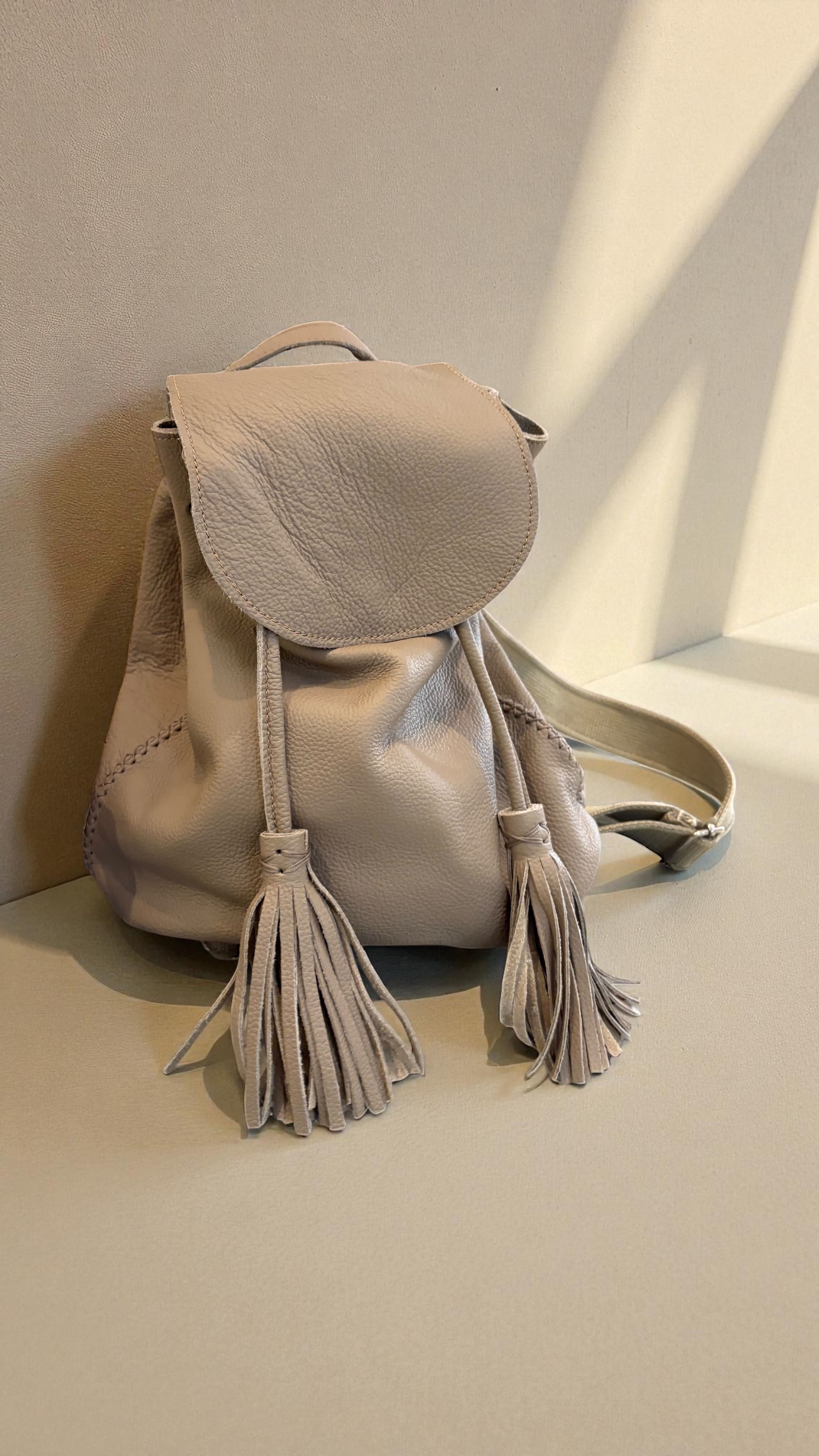 THE BACKPACK in Taupe (Archive)