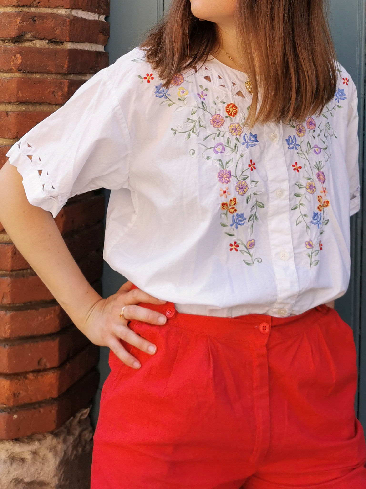 Chemisier blanc broderies colorées