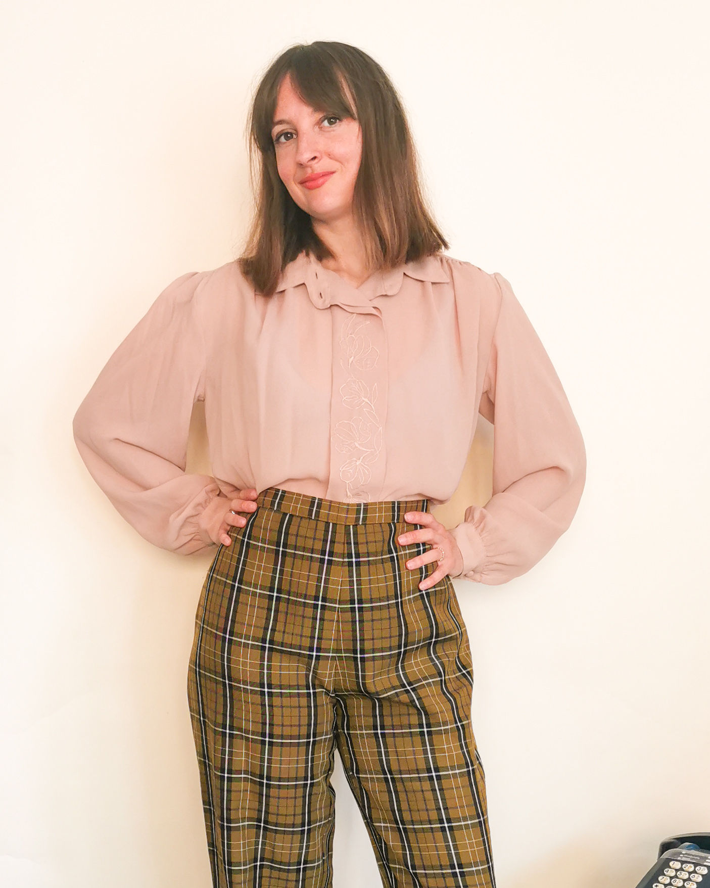 Chemisier beige, brodé