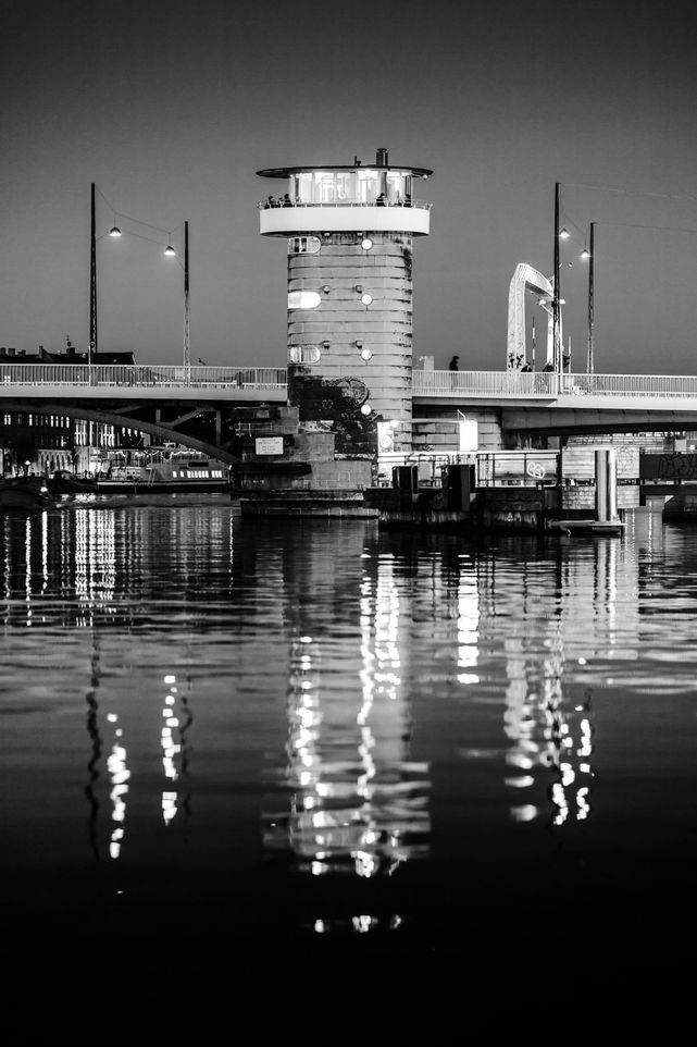 BLACK AND WHITE PRINTS