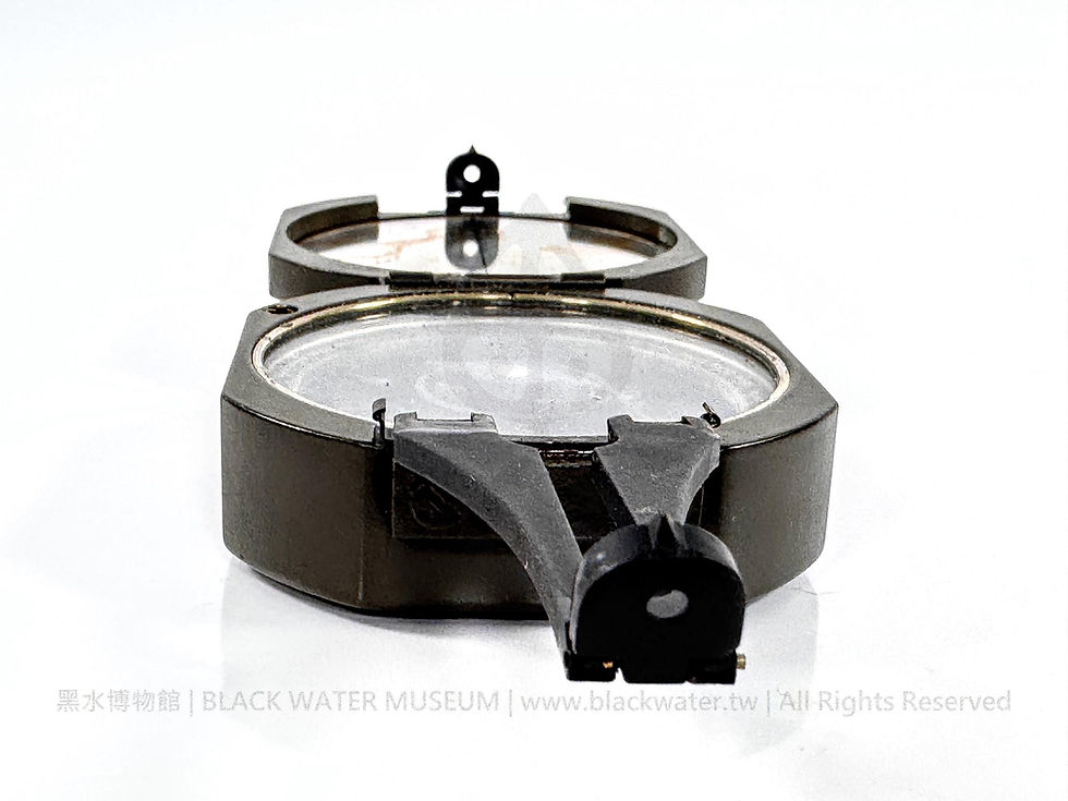 c. 1976 U.S. Army M2 Artillery Compass (Wm. Ainsworth & Sons) SN:177587

民國65年(1976)美國陸軍 M2 砲兵羅盤（愛因斯沃斯公司）序號177587《Black Water Museum Collections | 黑水博物館館藏》