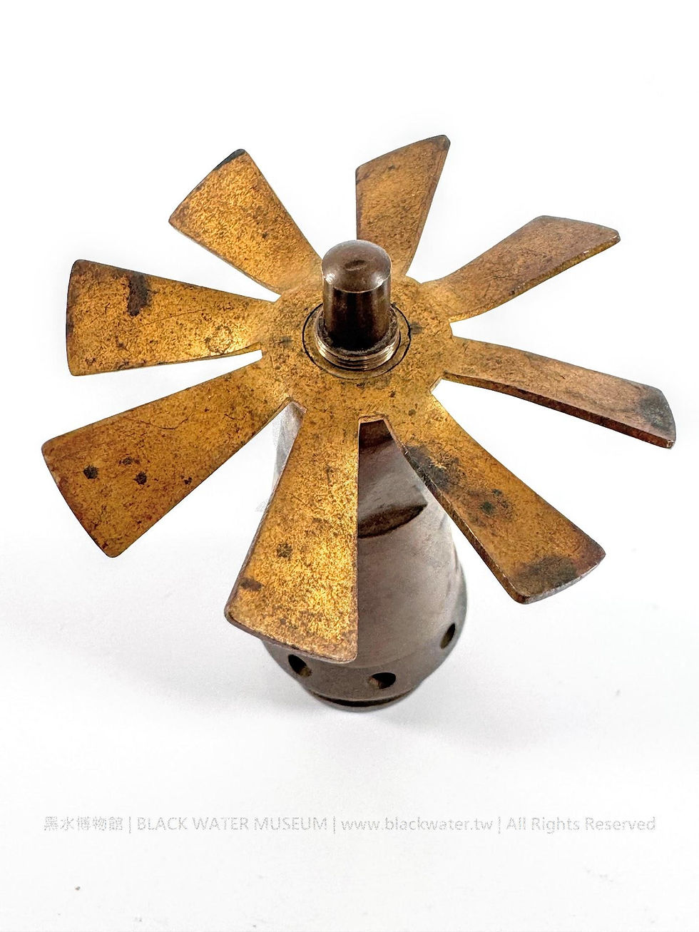 WWII Imperial Japanese Navy Type 97 Tail Fuze for 31-kg Practice Bomb, Inert(U.S. Designation B-6,"Rail Initiator")
二戰,日本帝國海軍31公斤練習彈用九七式尾部信管,失效(inert)狀態(美軍編號 B-6)《Black Water Museum Collections | 黑水博物館館藏》