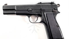 民國33年(1944)加拿大約翰・英格利斯公司(John Inglis and Company)白朗寧(Browning)Hi-Power M1935「中華民國國有」9mm手槍高像真複製品(民國87年(1998)日本田中製作所6mmBB彈瓦斯槍)