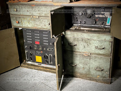 SCR-287 陸空聯絡無線電組合工作台及通訊櫃,序號: MU-104,民國31年《Black Water Museum Collections | 黑水博物館館藏》