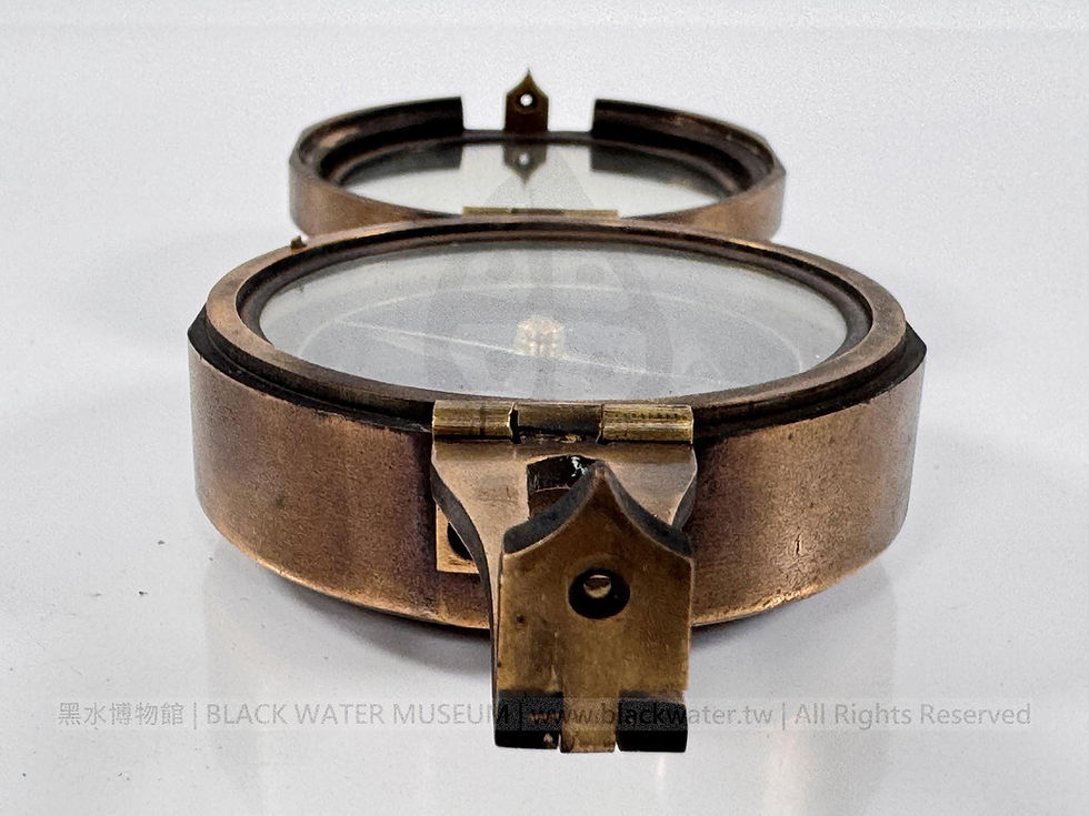 Fictional Compass - 1914 British Army Brass BRINTON MK1 Compass (Replica of US Brunton)
虛構羅盤-民國3年(1914)英國陸軍黃銅BRINTON MK1羅盤,仿美國布倫頓羅盤(Brunton Compass)