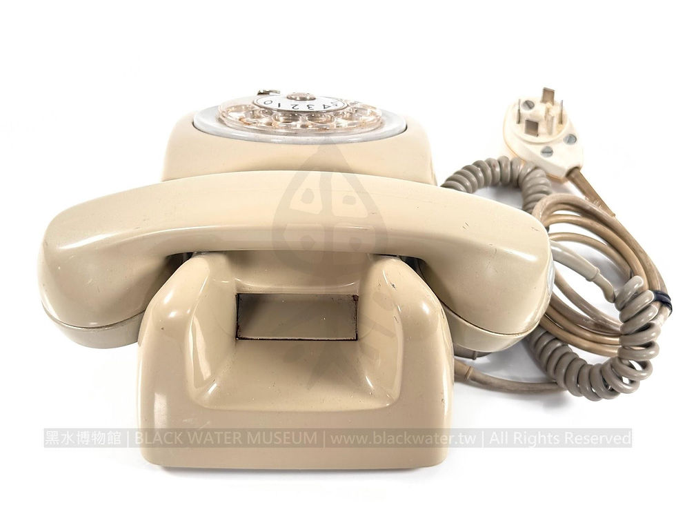 1968 Swedish Televerket LM Ericsson Dialog 0-9 Layout Rotary Telephone
民國57年(1968)瑞典電信局 LM 愛立信 Dialog系列 0-9 排列撥盤式電話機《Black Water Museum Collections | 黑水博物館館藏》