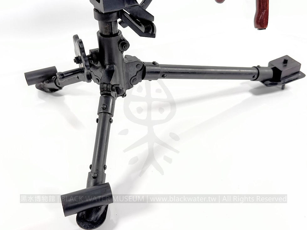 1:3 Scale All Metal Model of IJA Type 92 Heavy Machine Gun with Tripod
日本帝國陸軍 九二式重機槍 1:3 比例全金屬模型及三腳架《Black Water Museum Collections | 黑水博物館館藏》