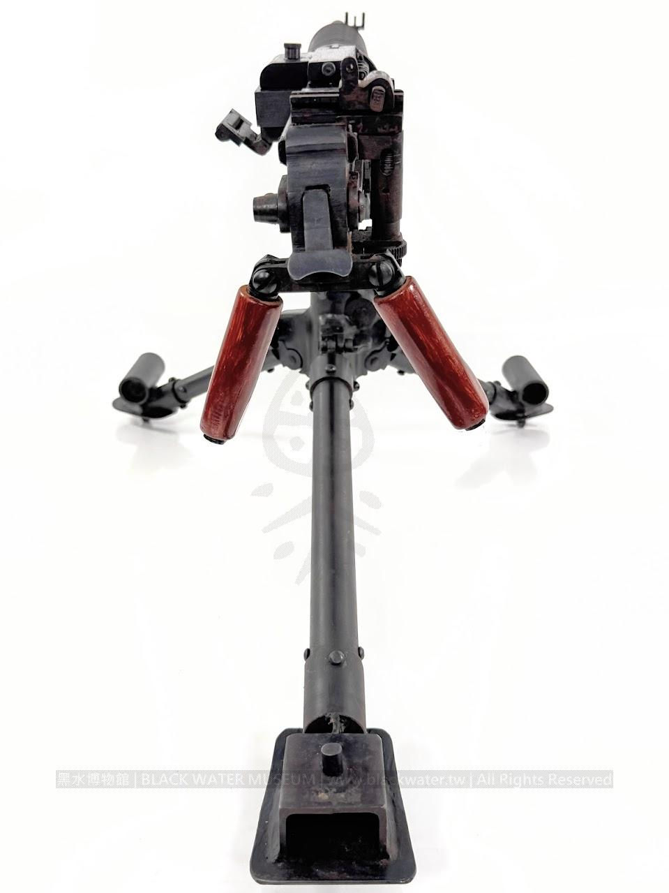1:3 Scale All Metal Model of IJA Type 92 Heavy Machine Gun with Tripod
日本帝國陸軍 九二式重機槍 1:3 比例全金屬模型及三腳架《Black Water Museum Collections | 黑水博物館館藏》