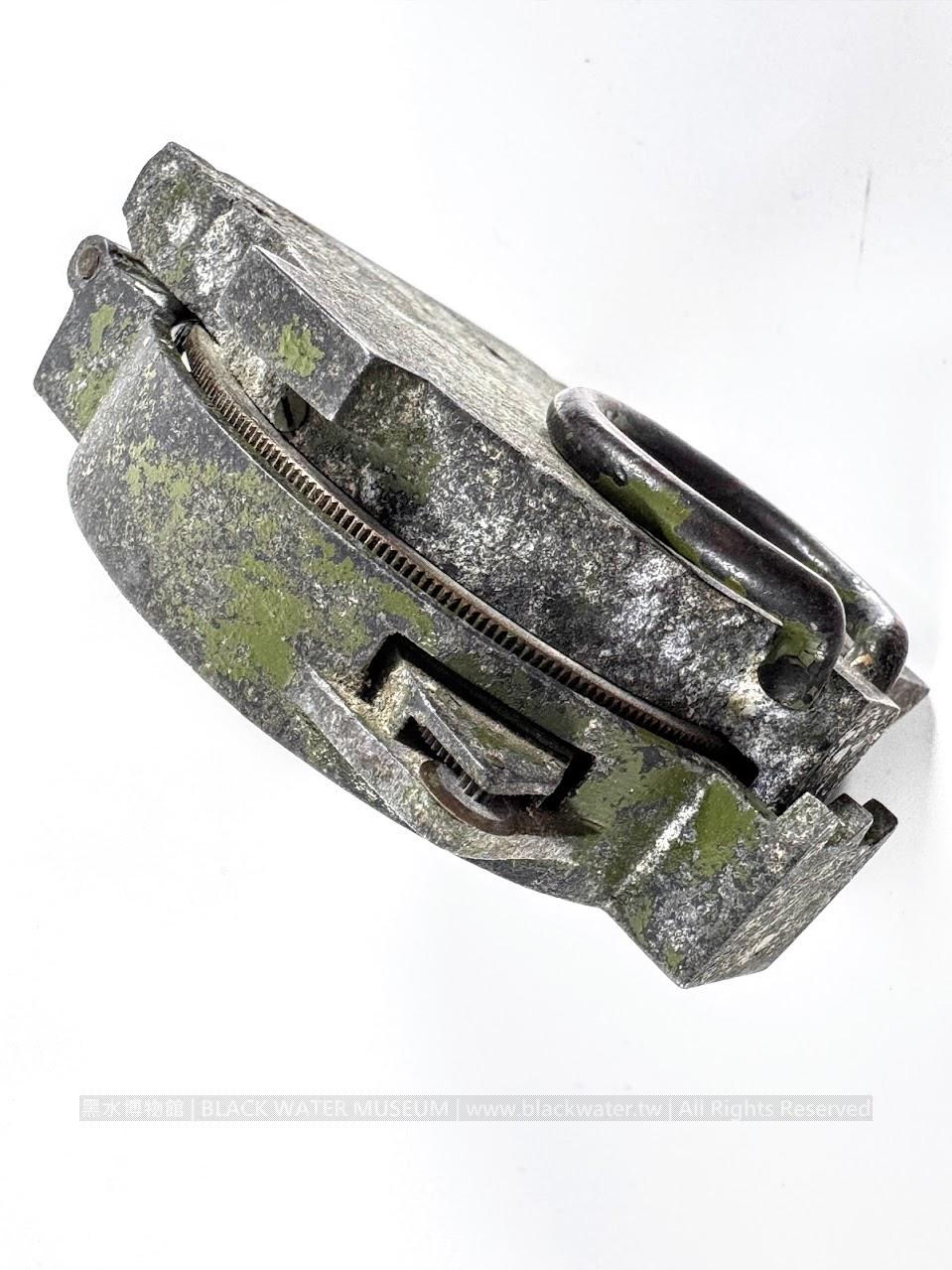1948 R.O.C. Ordnance Department "Chung-cheng Type" Military Compass

民國37年(1948) 中華民國 兵工署造「中正式」軍用指北針《Black Water Museum Collections | 黑水博物館館藏》