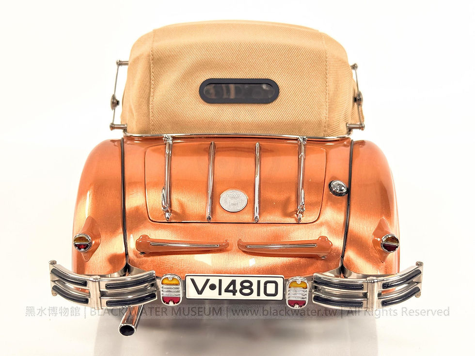 1937 Horch 853 Sport Cabriolet 1:12 Precision Model, 2006 CMC C-005 Pure Copper Limited Edition No. 090 of 200

民國26年(1937)德國霍希（Horch）853 Sport-Cabriolet運動型敞篷車1:12高精密模型（民國95年(2006)德國CMC（西姆斯，Classic Model Cars）C-005純銅板車身全球限量200輛，第090號）《Black Water Museum Collections | 黑水博物館館藏》