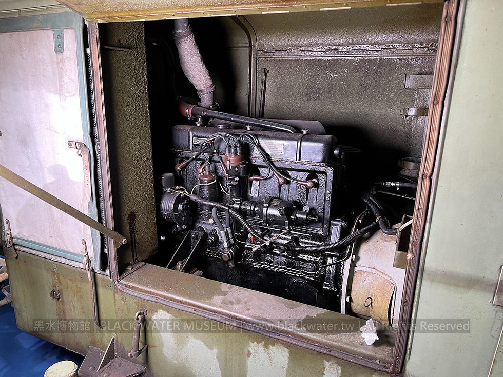 黑水博物館(Black Water Museum)館藏編號307號、德國37型150公分防空探照燈「蕾柏蒂小姐(Miss Liberty)」的發電機組內的1943年(民國32年) BMW 335 直列六缸引擎