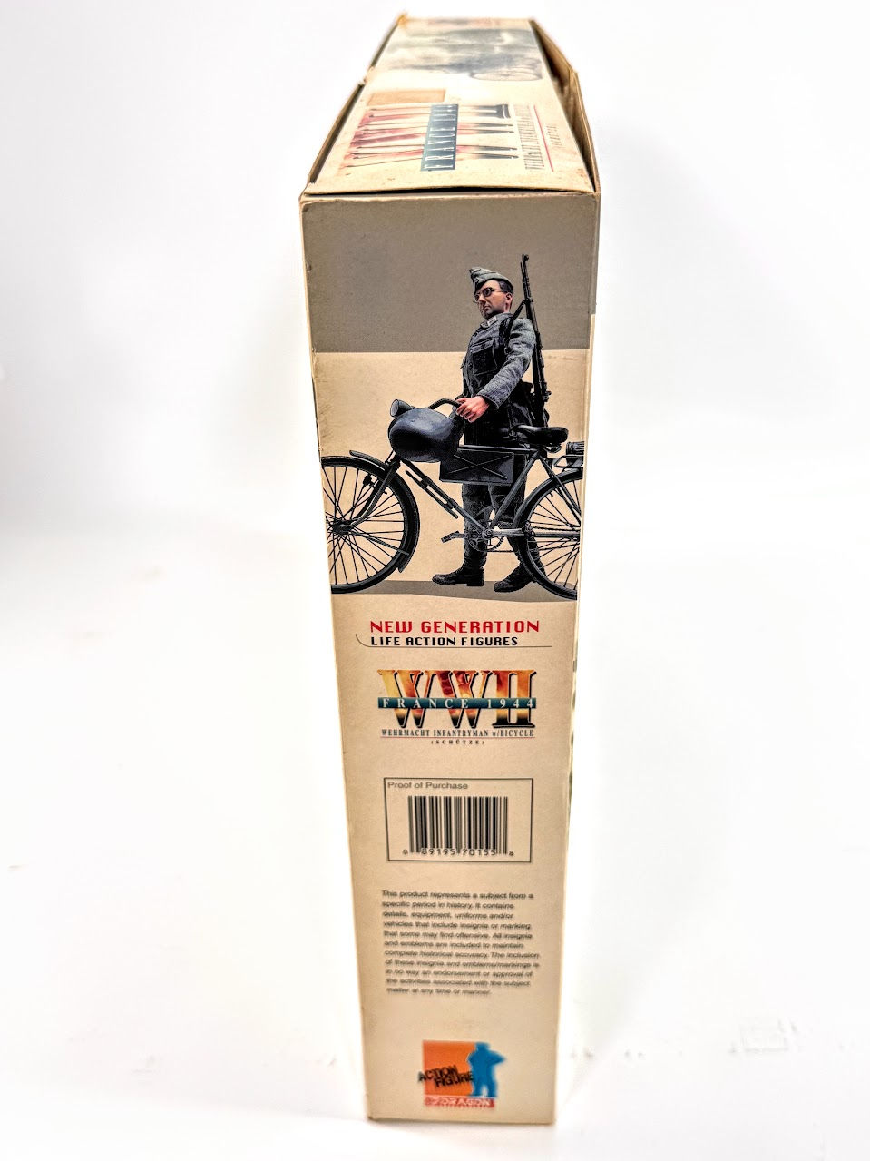 WWII France 1944 — Wehrmacht Infantryman w/Bicycle (Schütze) "Dieter", 1/6 Scale Fully Poseable 12" Action Figure with Truppenfahrrad, Dragon Models, 2002

民國33年（1944）法國戰區德意志國防軍二兵「迪特」（Dieter）1/6比例可動人形（附Truppenfahrrad軍用自行車）《Black Water Museum Collections | 黑水博物館館藏》