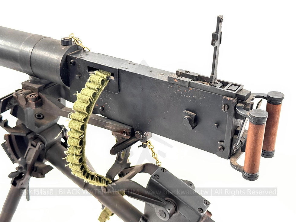 1:2.5 Scale All Metal Miniature Model of ROC-Made Type 24 7.92mm Maxim Heavy Machine Gun with Tripod
中華民國國造二四式7.92公釐馬克沁重機槍 1:2.5 比例全金屬模型及三腳架《Black Water Museum Collections | 黑水博物館館藏》
