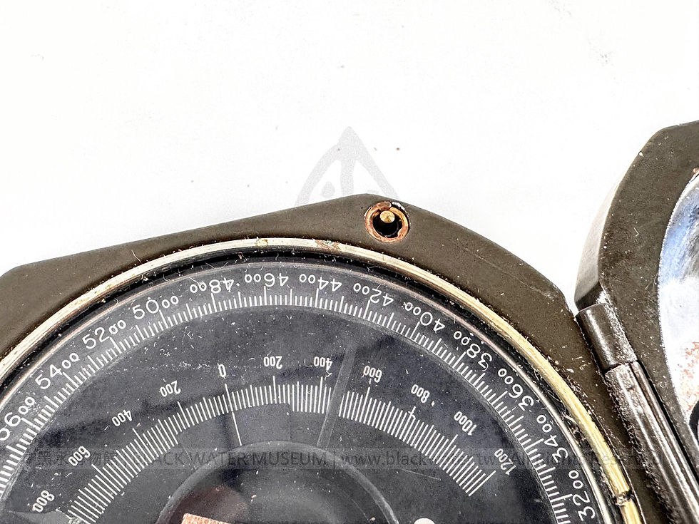 c. 1976 U.S. Army M2 Artillery Compass (Wm. Ainsworth & Sons) SN:177587

民國65年(1976)美國陸軍 M2 砲兵羅盤（愛因斯沃斯公司）序號177587《Black Water Museum Collections | 黑水博物館館藏》