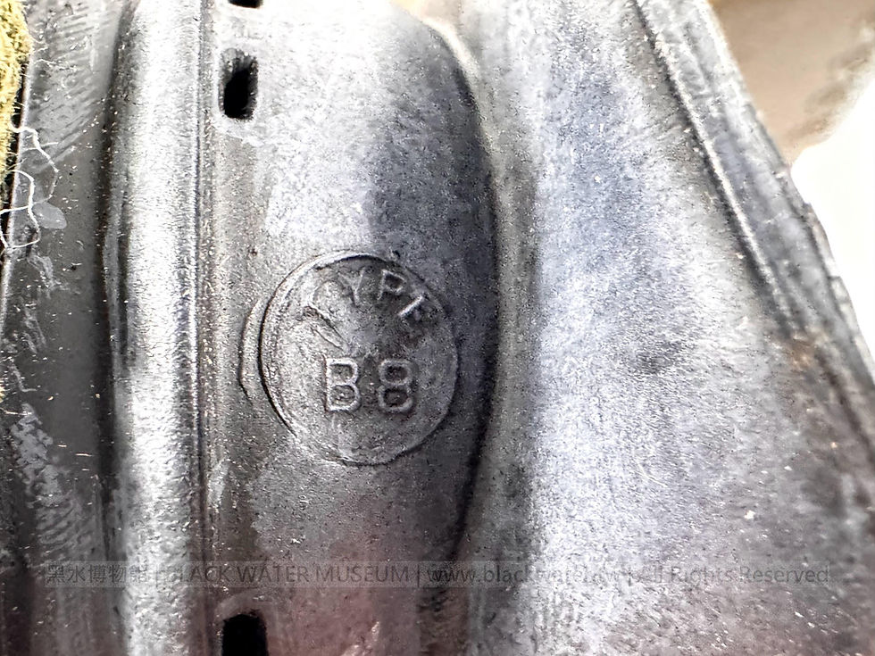 WWII USAAF FLYING GOGGLES, M-1944, TYPE B-8 with Original Box
二戰 美國陸軍航空隊 B-8 (M-1944) 飛行風鏡連原裝盒《Black Water Museum Collections | 黑水博物館館藏》