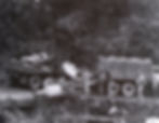 (1945)民國34年2月4日Diamond T 969A救濟車正在利多公路上拖救翻覆的M2A1早期型榴彈炮