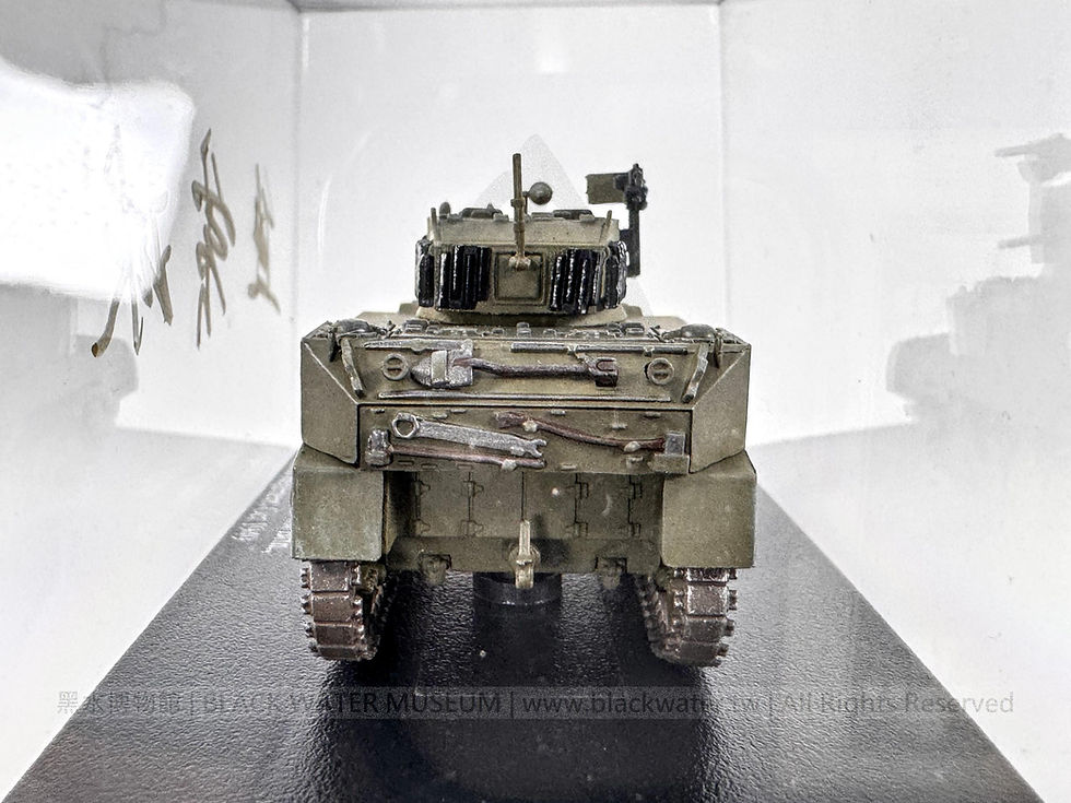 Hobby Master 1:72 U.S. M5A1 Stuart Light Tank, ROC Army, 3rd Company, 1st Battalion, 3rd Armored Regiment, October 1949, HG4902, Autographed by Hsiung Chen-chiu
民國100年(2011) Hobby Master 1:72「金門之熊」中華民國陸軍戰車第三團第一營第三連第一排66號M5A1司徒戰車壓鑄模型——熊震球先生親筆簽名《Black Water Museum Collections | 黑水博物館館藏》
