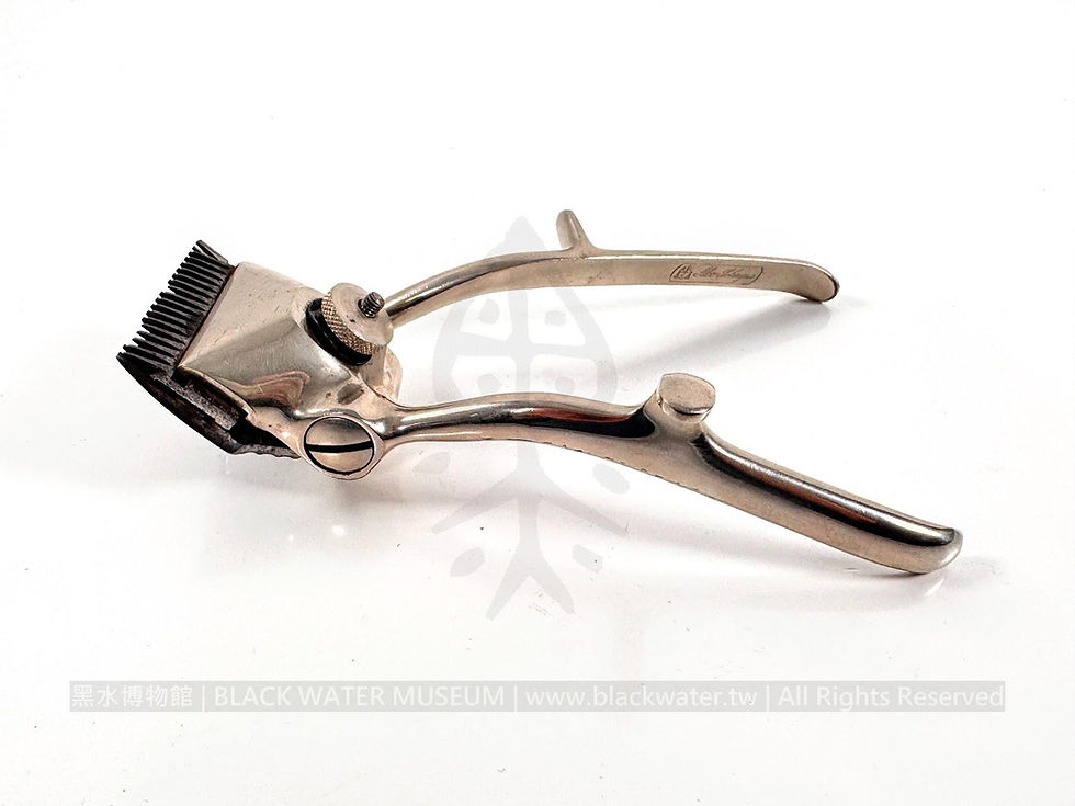 c.1930s–1940s German Alco No. 0 Manual Hair Clipper with A.C.S. Balance Trademark
1930至1940年代德國 Alco No.0 手動理髮推剪——A.C.S.天平商標《Black Water Museum Collections | 黑水博物館館藏》