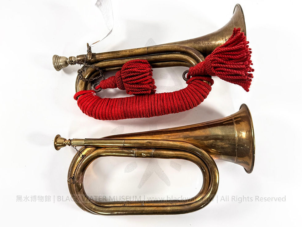 British Army Double-Coiled Duty Bugle with Mouthpiece and Retaining Chain
英國陸軍雙重卷管式勤務軍號——附號嘴及防失鏈《Black Water Museum Collections | 黑水博物館館藏》