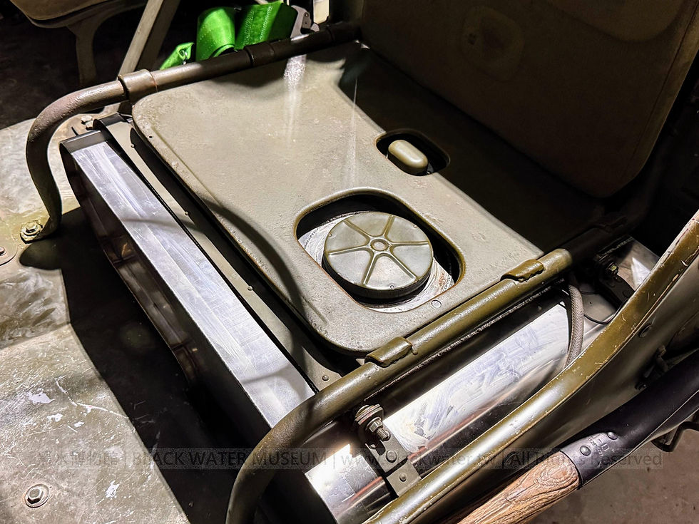 Ford GPW 1/4噸吉普車訂製不鏽鋼油箱-安裝駕駛座椅