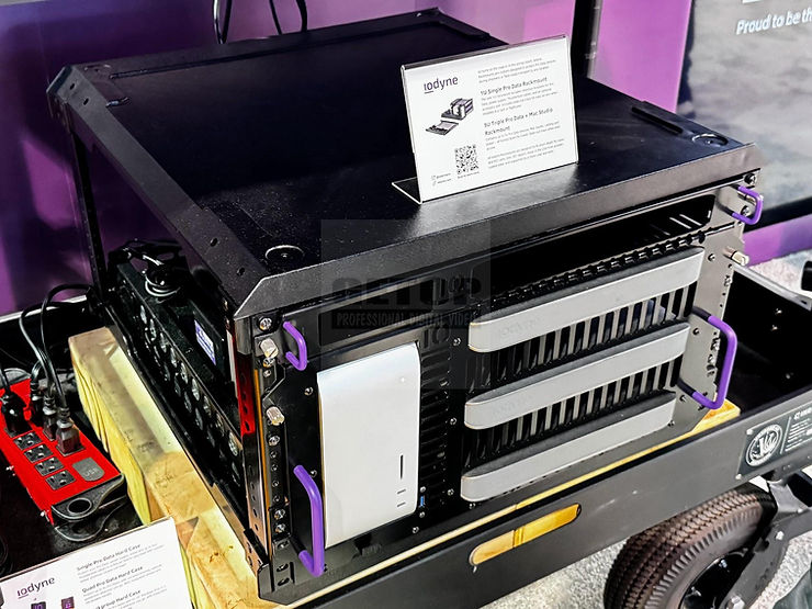 5U 19吋專用機架可以安裝一台Apple Mac Studio M3 Ultra及三片Iodyne Pro Data 48TB,組合出144TB容量的超高速人工智慧儲存系統,提供了AES-XTS-256 加密技術進行整機全時加密及長時間運作效能可靠度。