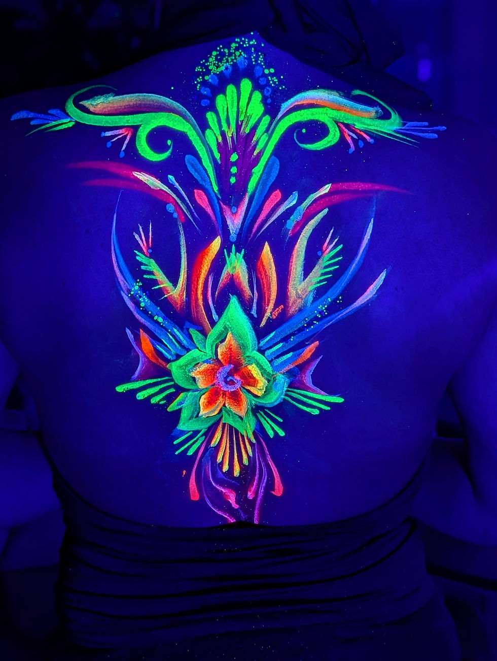 UV Neon Body Art back organic design