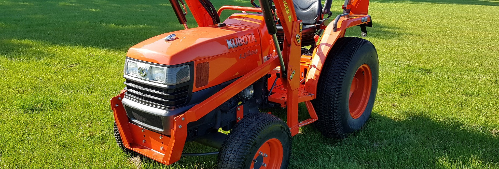 L3200 Kubota compact tractor UK With 4 in 1 Loader becksidemachinery